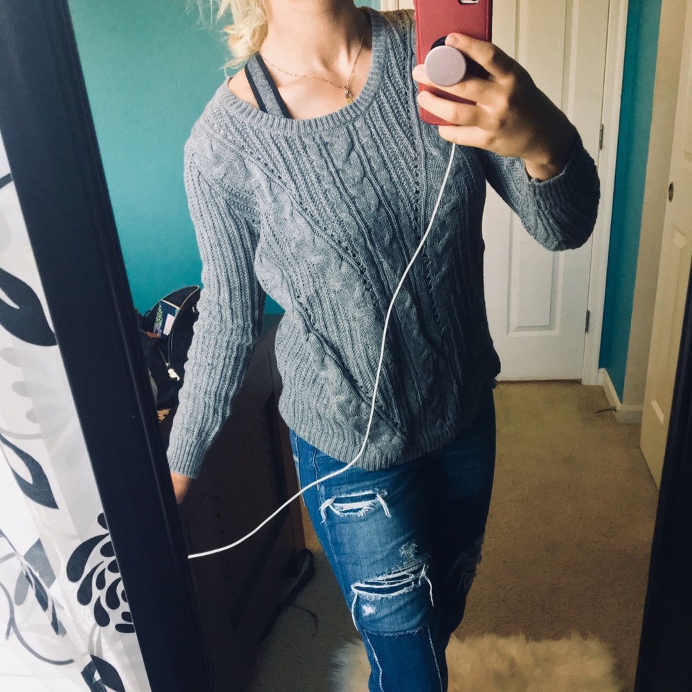 grey v neck sweater